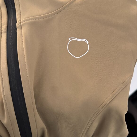 Peachy Athletics Cropped Zip-Up Jacket – Chic & Sleek Activewear Essential 🍑 - Picture 7 of 7
